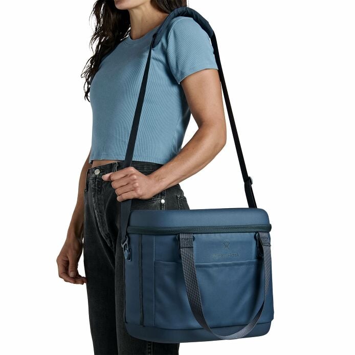 carryouttm-soft-cooler-15-l-x0 250815_hydro_s26_hb_14556_6.jpg