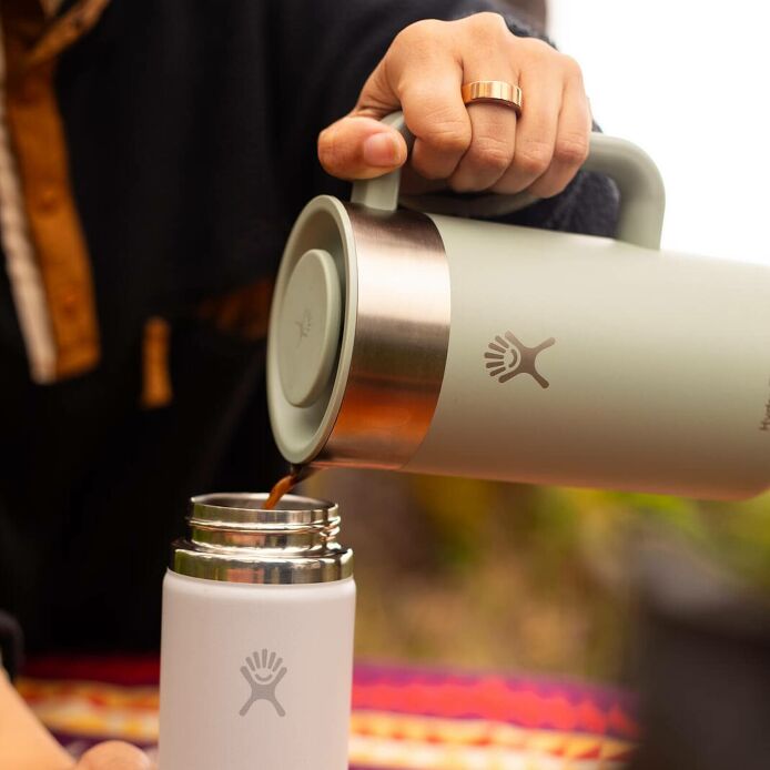 32-oz-insulated-french-press-p1 2706_johnson_s25summertravel_camping_pouring_303a0287_1_.jpg