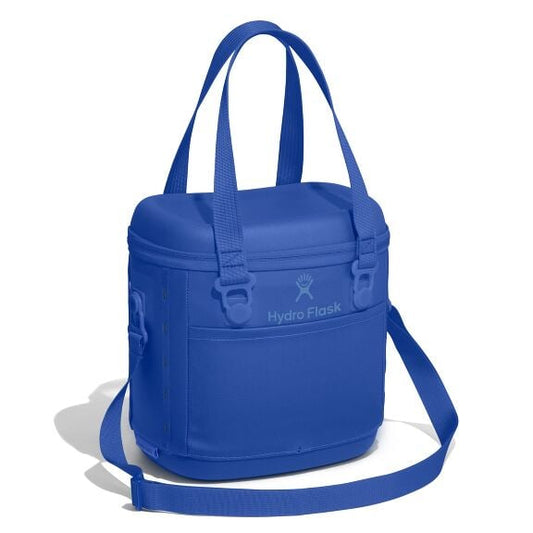 carryouttm-soft-cooler-10-l-u9 6pco382_carryout_cooler_10l_capri_blue_angled_1.jpg