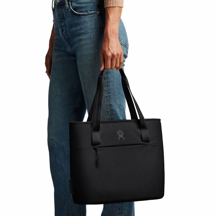 8-l-insulated-lunch-tote-m2 8l-tote-black-hb.jpg