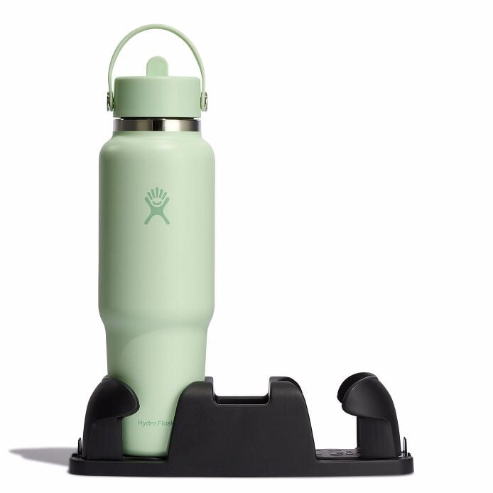 40-oz-travel-bottle-with-flex-straw-cap-r3 aloe-travel-bottle-in-cuplholder_3_3_1.jpg