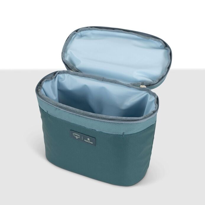 osprey-axis-x-hydro-flask-campus-essentials-bundle-f5 axisxhydroflask_s26_detail2_cascadeblue_10007249_1.jpg