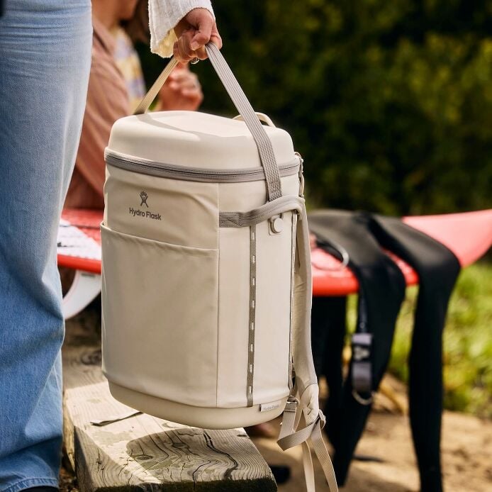 carryouttm-backpack-22-l-o3 hf_carryout_bouwer_d1_l1_torrey_pines_lifestyle_1444_2.jpg