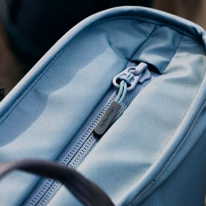 carryouttm-soft-cooler-tote-10-l-p8 hf_carryout_bouwer_d1_l1_torrey_pines_still_life_0112_4.jpg