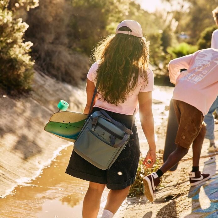 carryouttm-soft-cooler-10-l-u9 hf_carryout_bouwer_d2_l3_skate_ditch_5669_5.jpg