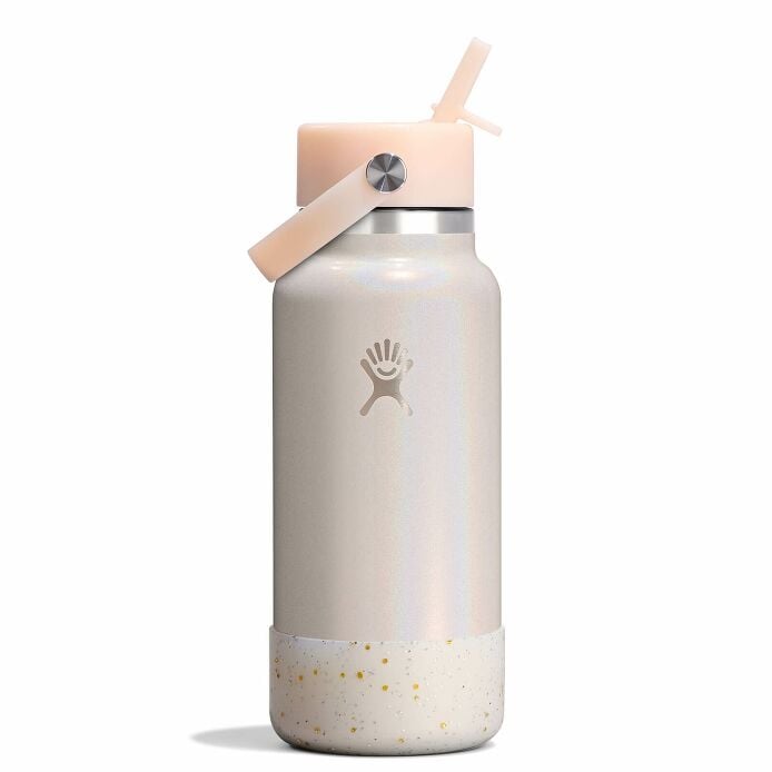 medium-boot-c2 le-f25w32-g-32-oz-wide-flex-straw-cap-glimmer-cream-straight-withboot_1_1_1.jpg