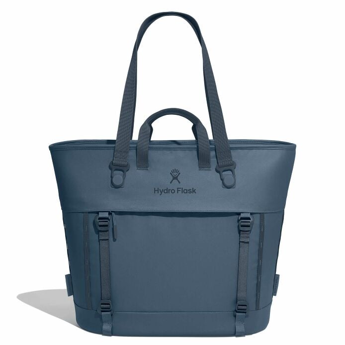 carryouttm-soft-cooler-tote-30-l-o4 maxiit384-carryout-tote-30l-harbor-blue-straight.jpg