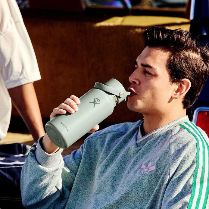32-oz-wide-mouth-with-flex-straw-cap-q3 s25_tailgating_brouwer_exp-2028-06-01_04-6336_1__5.jpg